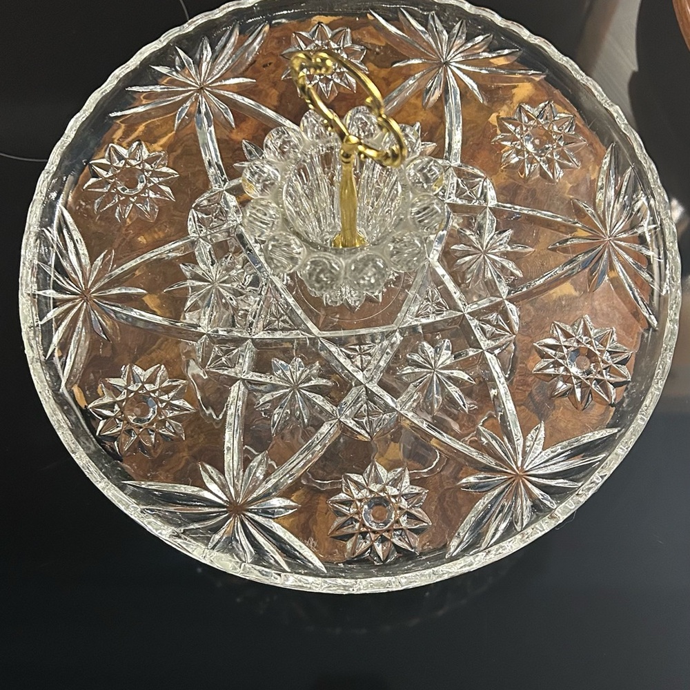 Elegant Glass Cake Stand with Gold Handle - Picture 5 of 8